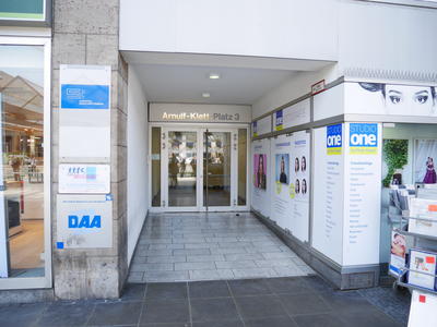 Eingang Arnulf-Klett-Platz 3